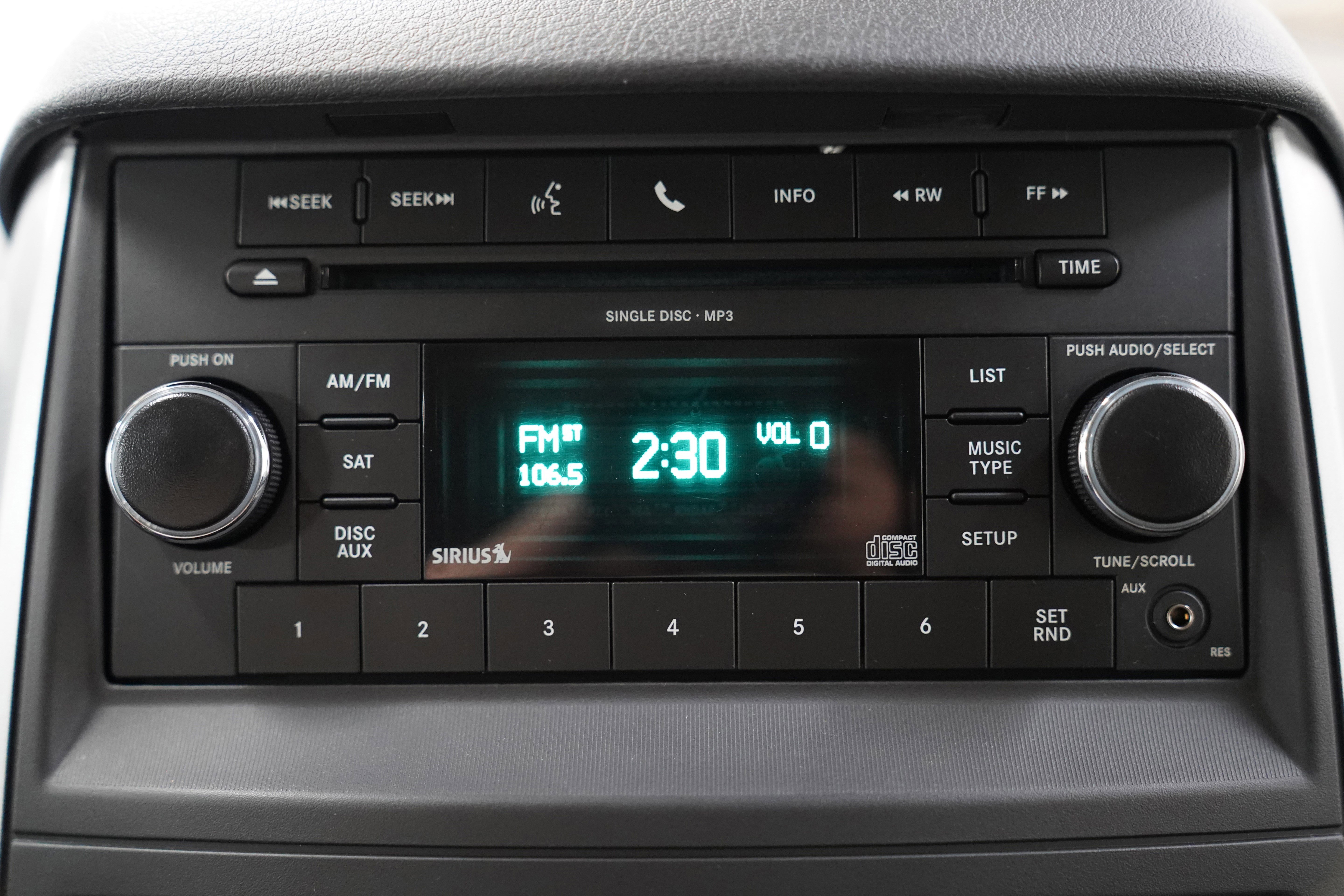 Used 2010 Dodge Grand Caravan SXT FWD image 21