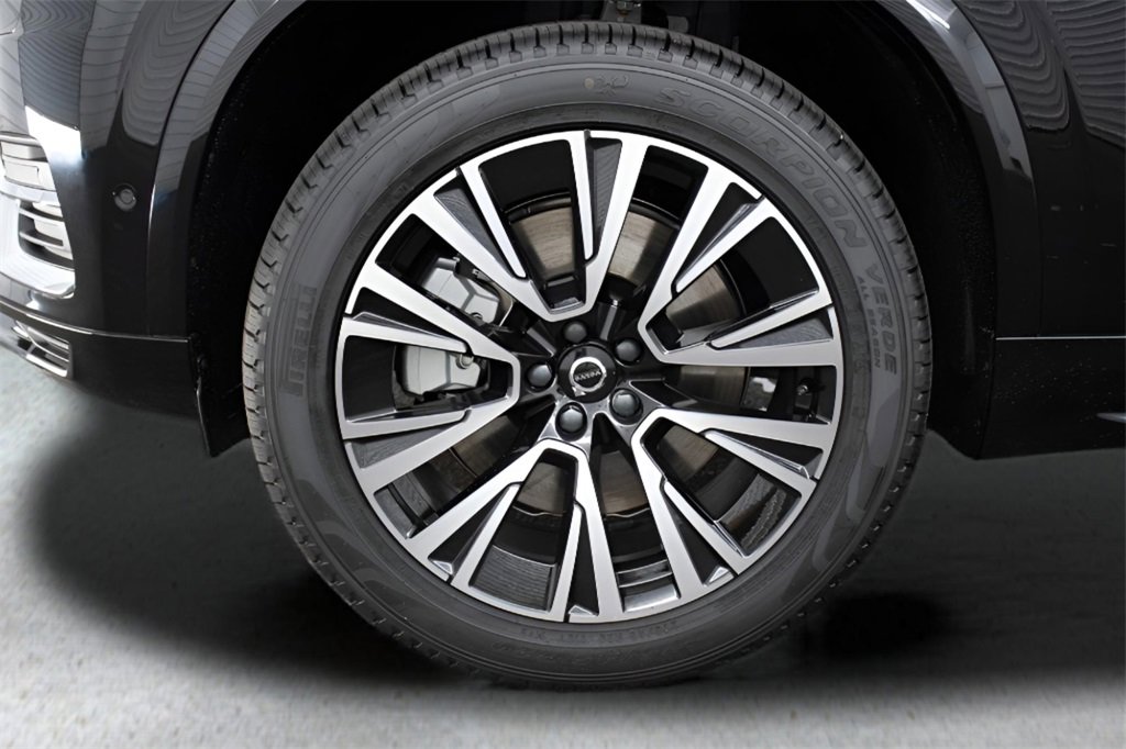 Certified 2025 Volvo XC90 T8 Plus w/ Protection Package Premier image 4