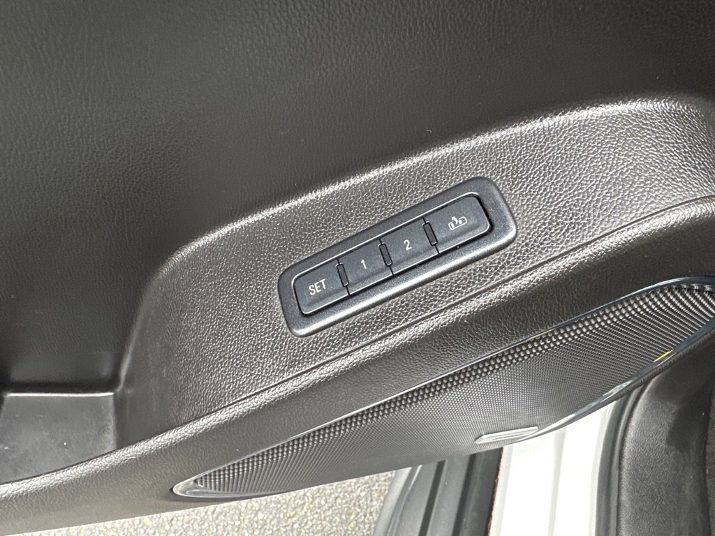 Used 2015 Chevrolet Tahoe LT image 11