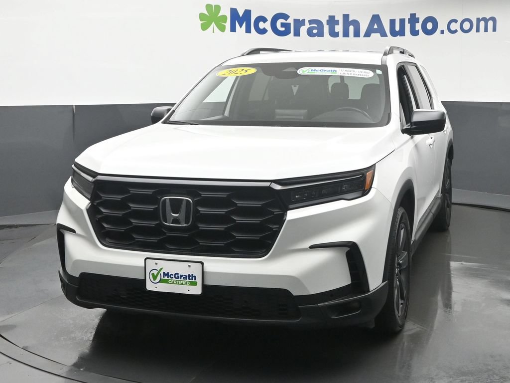 Used 2025 Honda Pilot Sport image 21