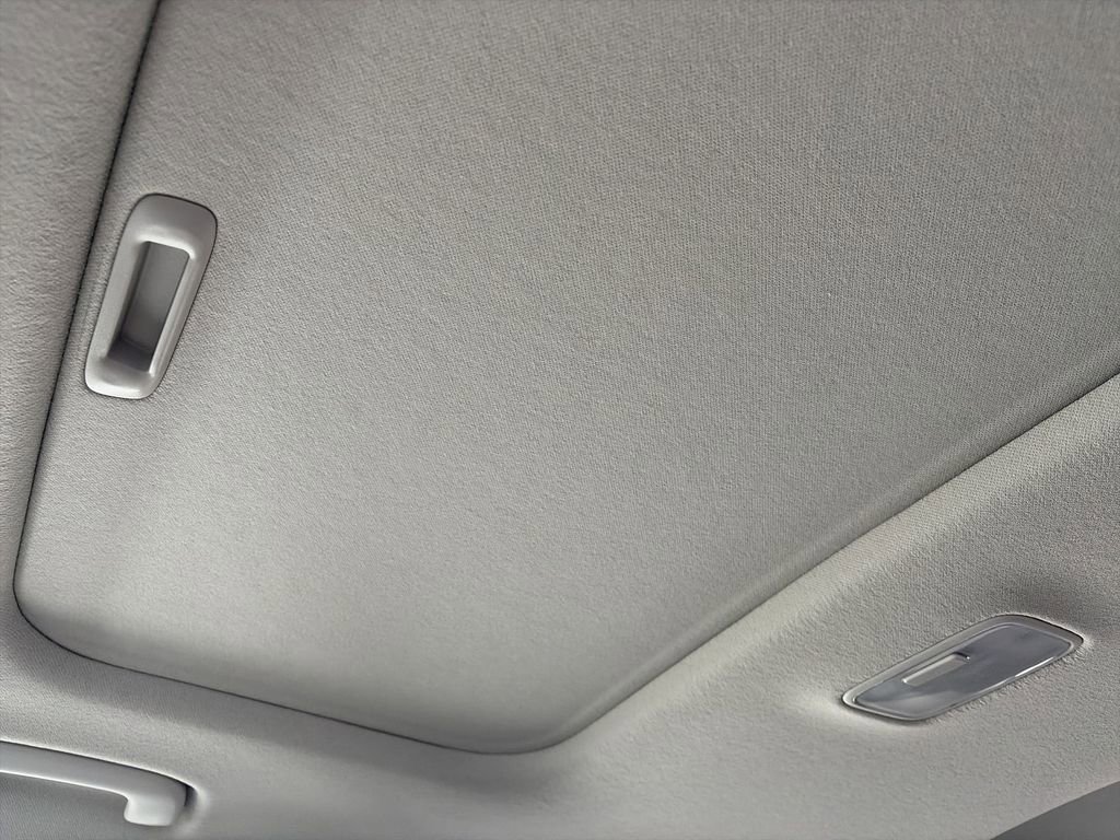 Used 2024 Hyundai Venue SEL image 21