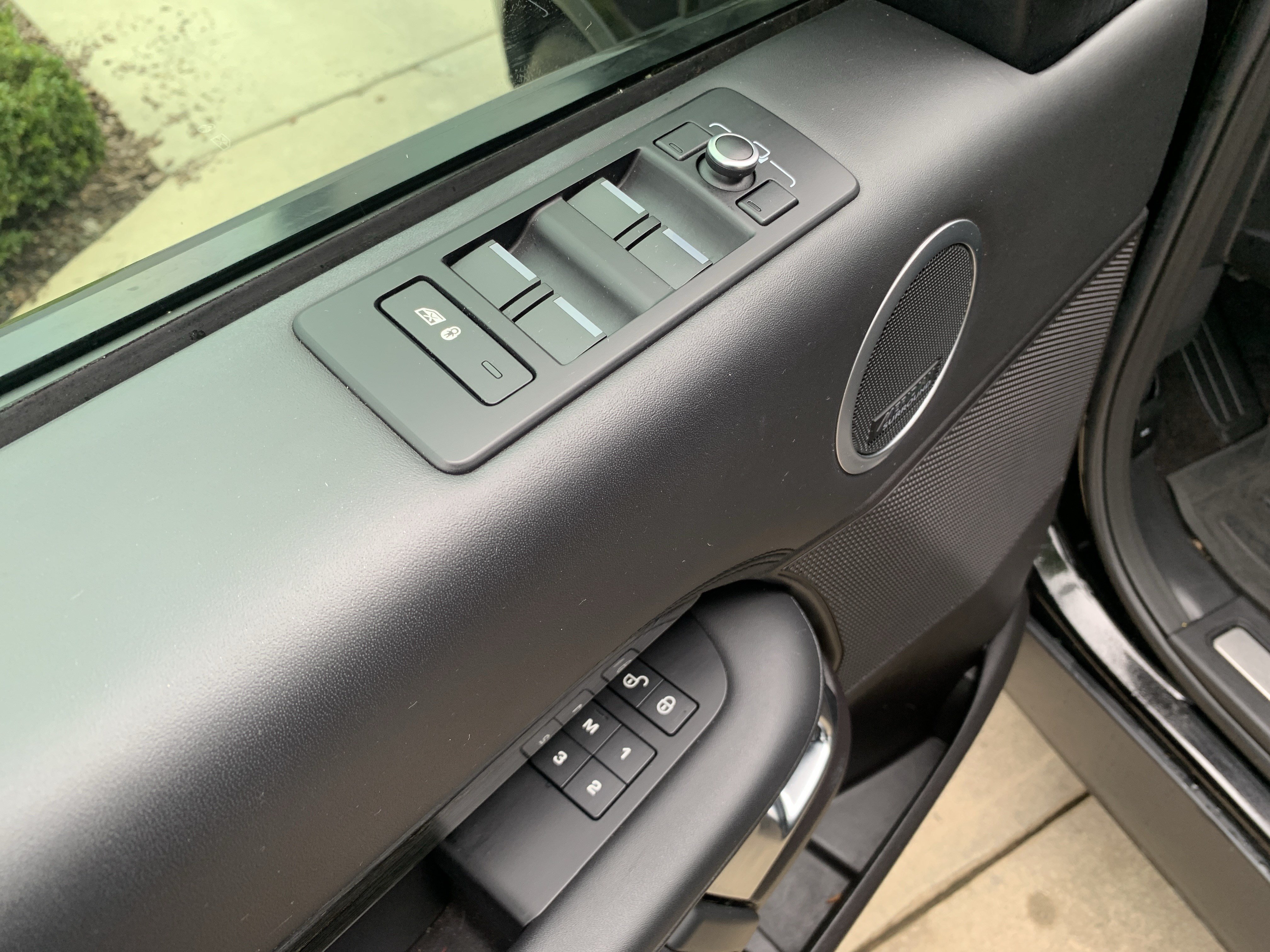 Used 2018 Land Rover Discovery HSE Luxury AWD/4WD image 15