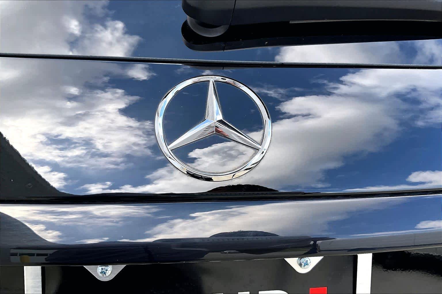 Used 2025 Mercedes-Benz GLC 300 image 10
