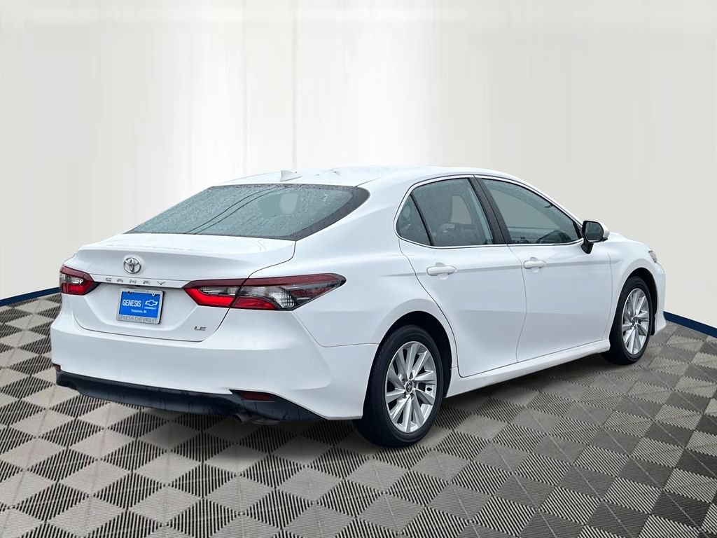 Used 2023 Toyota Camry LE FWD image 5
