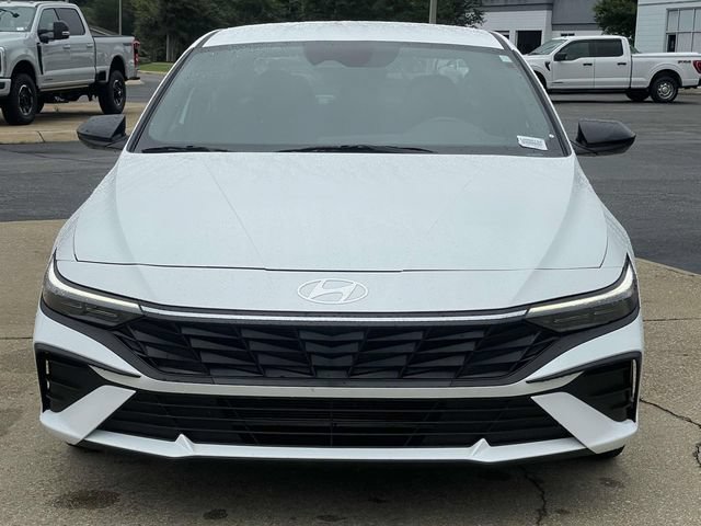 Used 2025 Hyundai Elantra Sport FWD image 5