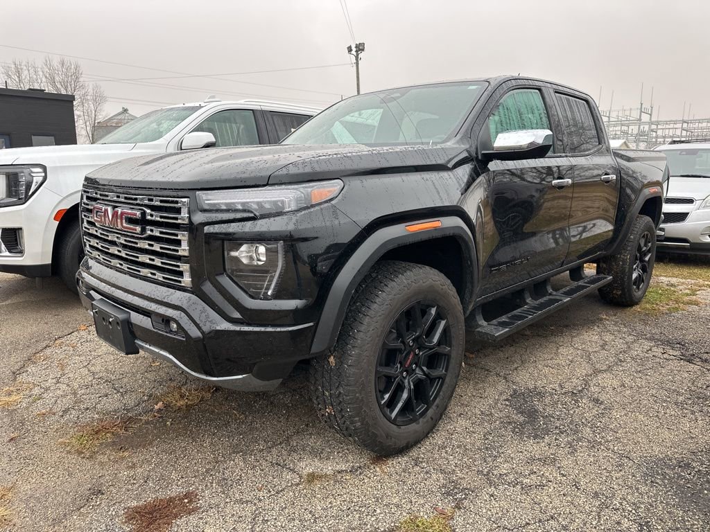 Used 2023 GMC Canyon Denali w/ Denali Black Edition image 15