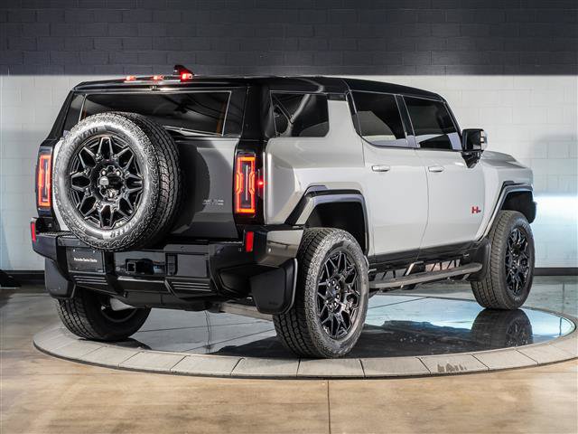 Used 2024 GMC Hummer EV 2X w/ LPO, Sport Package AWD/4WD image 9