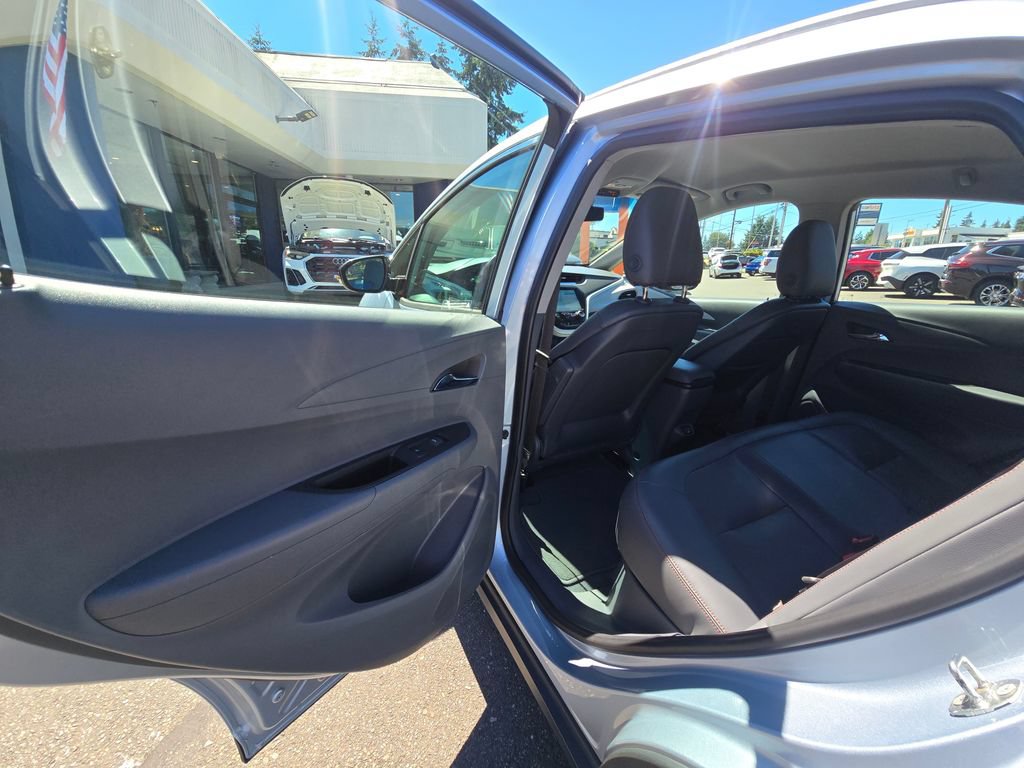 Used 2017 Chevrolet Bolt Premier w/ Driver Confidence II Package FWD image 15