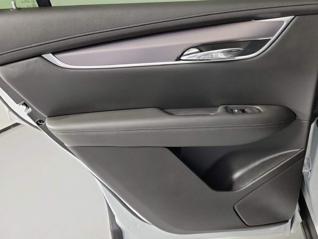 Used 2024 Cadillac XT6 Luxury FWD image 15