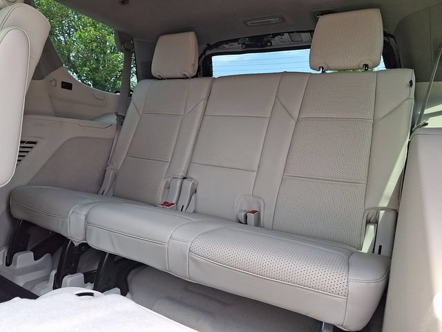 Used 2021 Cadillac Escalade Premium Luxury Platinum w/ Heavy-Duty Trailer Package AWD/4WD image 10