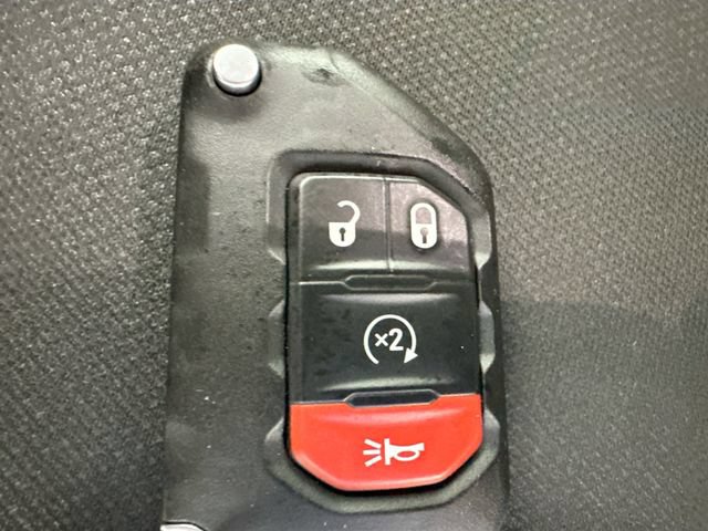 Used 2022 Jeep Gladiator Sport AWD/4WD image 17