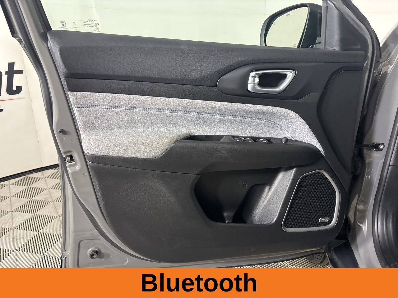 Used 2023 Jeep Compass Latitude w/ Sun and Sound Group image 8