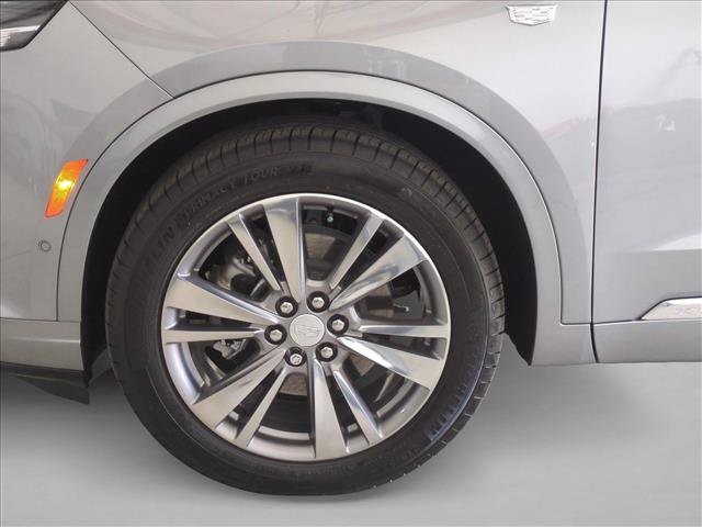 Used 2025 Cadillac XT6 Premium Luxury w/ Technology Package FWD image 28