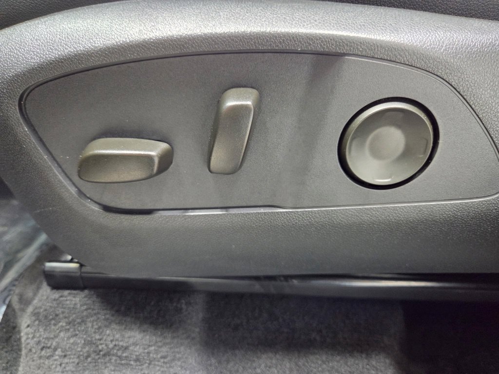 Used 2026 Chevrolet Traverse High Country w/ LPO, Floor Liner Package AWD/4WD image 34