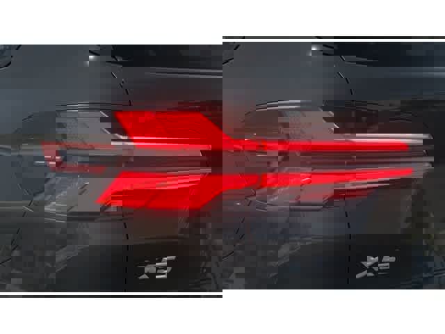 New 2026 BMW X5 xDrive50e w/ Executive Package image 8