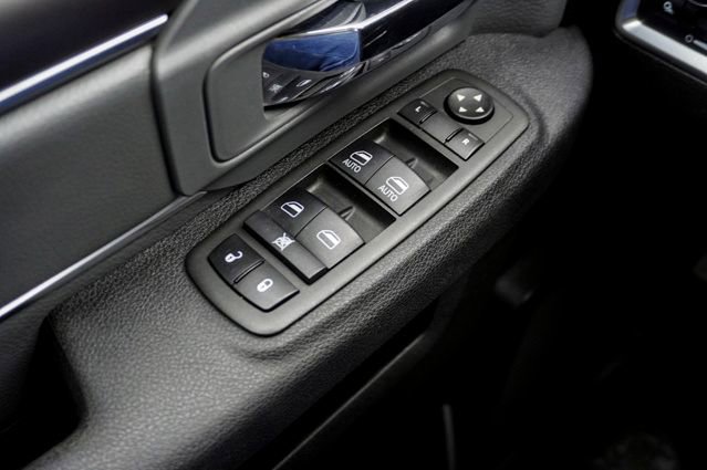 Used 2023 RAM 1500 Classic SLT image 21