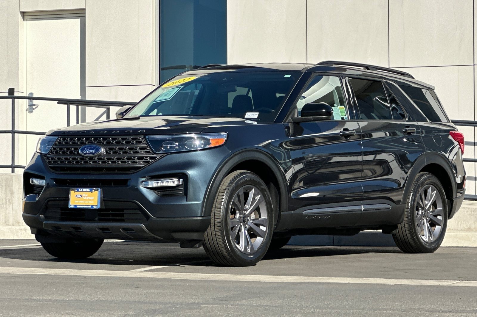 Certified 2022 Ford Explorer XLT w/ Equipment Group 202A image 7