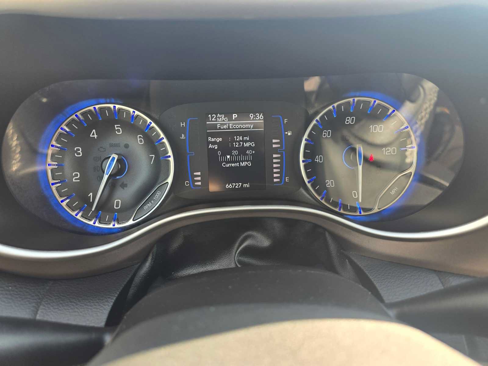 Used 2023 Chrysler Voyager LX FWD image 25