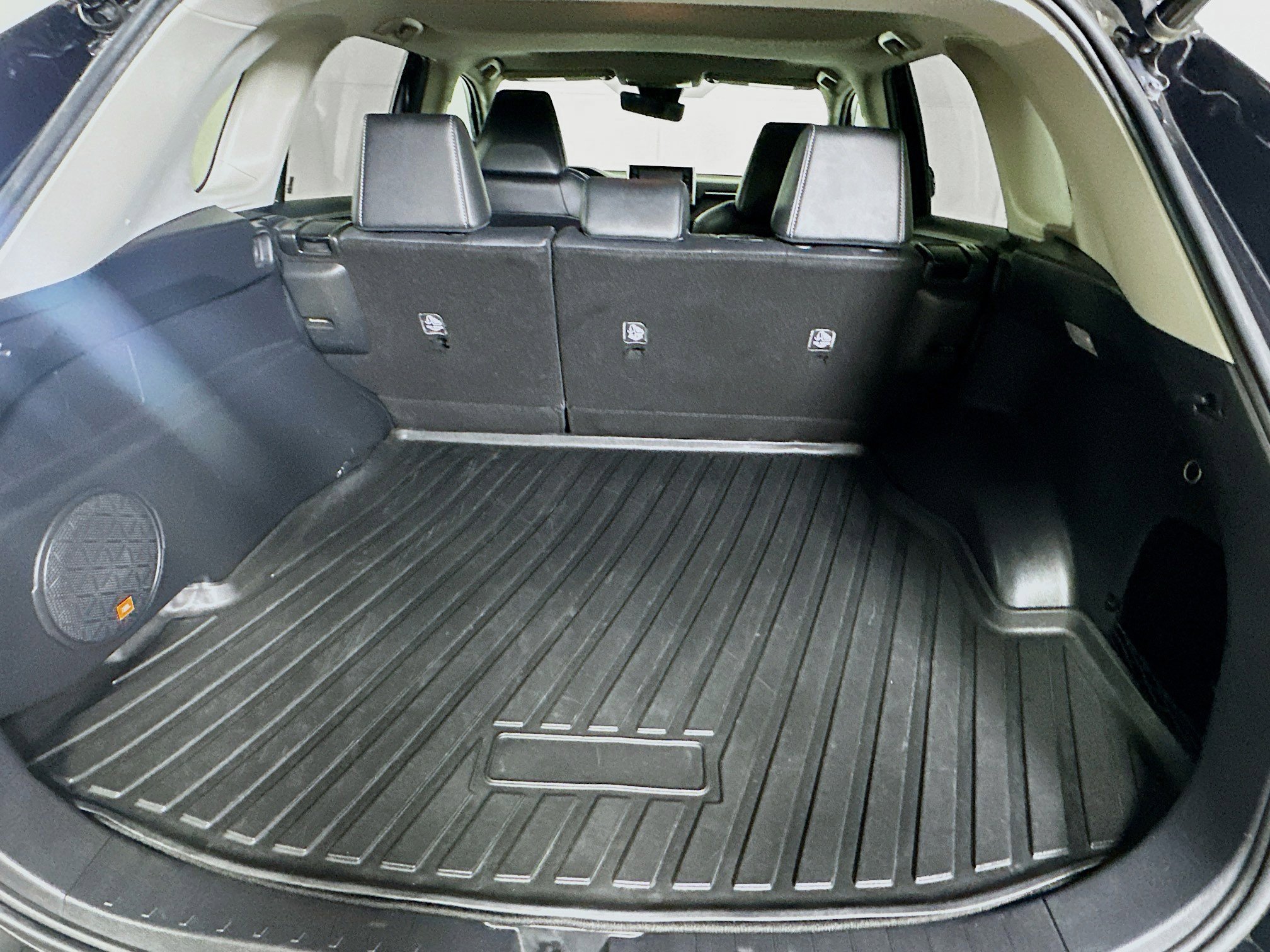 Used 2020 Toyota RAV4 Limited image 29