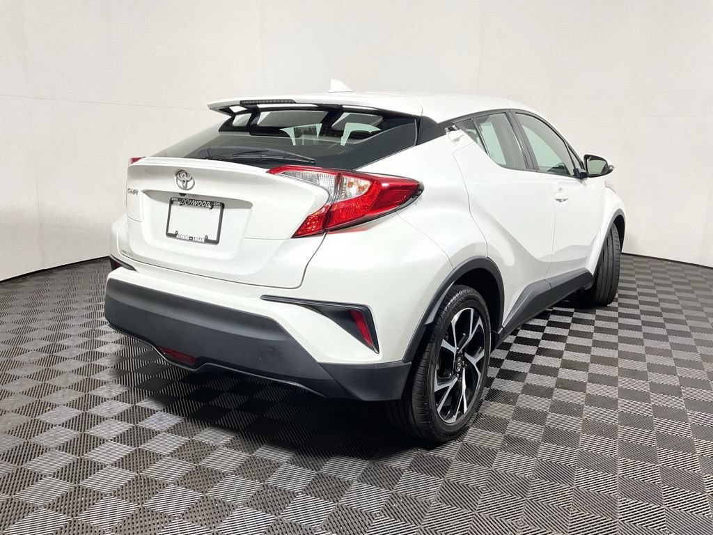Used 2018 Toyota C-HR XLE FWD image 16
