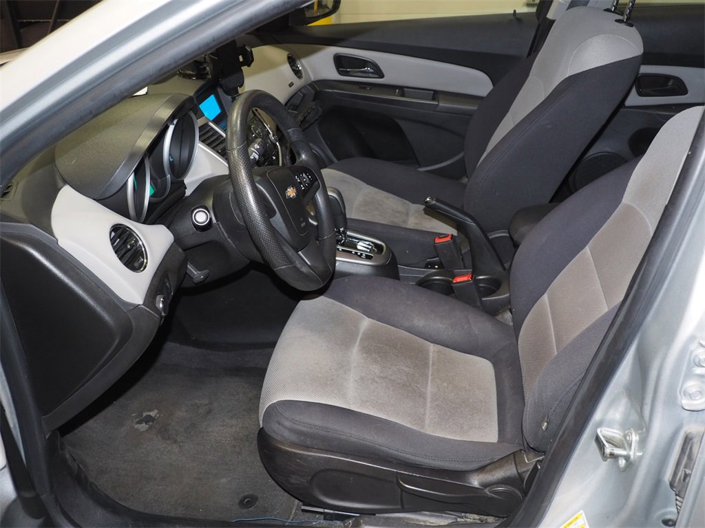 Used 2015 Chevrolet Cruze LS image 6