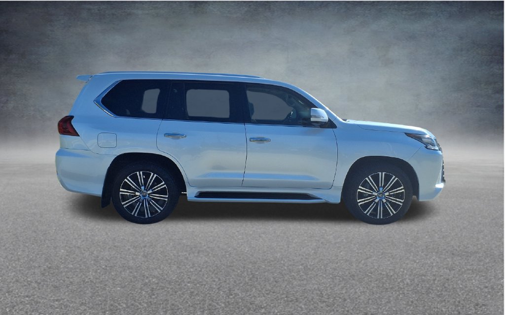 Used 2021 Lexus LX 570 4WD w/ Luxury Package image 8