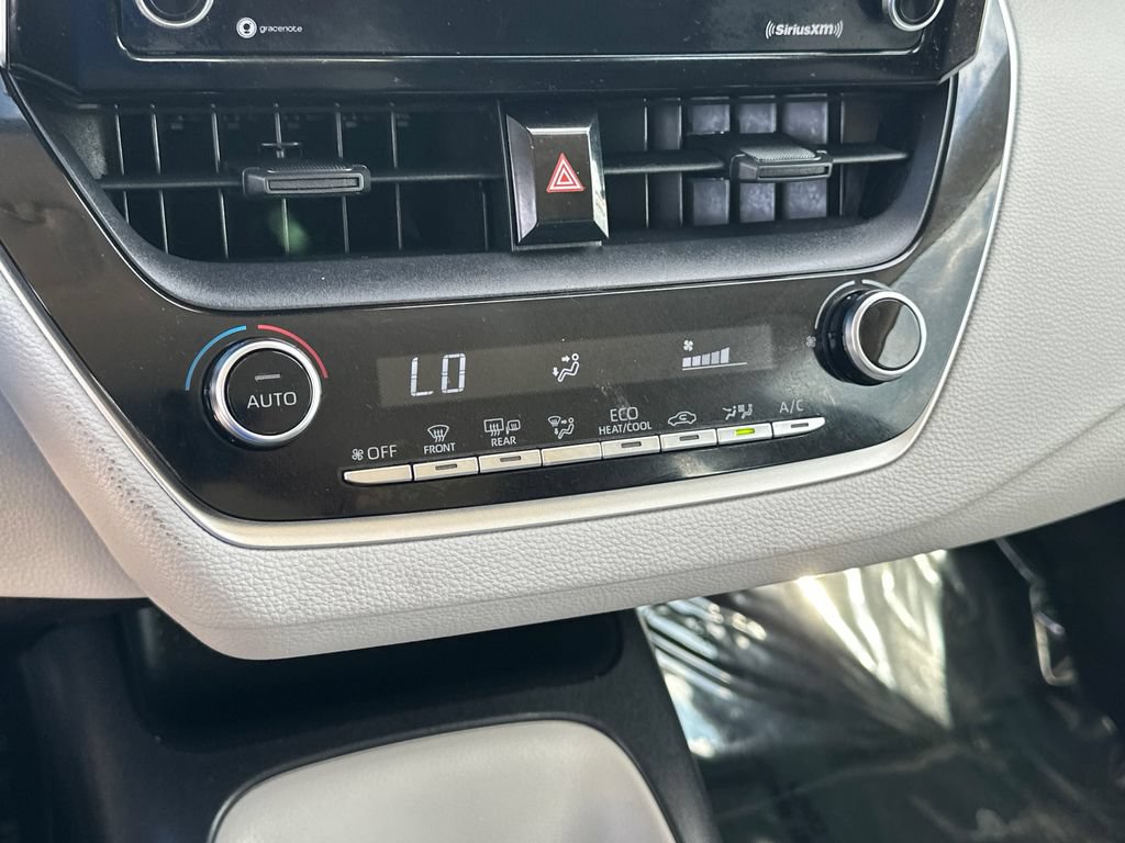 Used 2021 Toyota Corolla LE FWD image 24