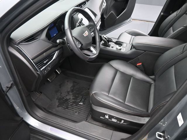 Used 2023 Cadillac XT4 Sport image 9