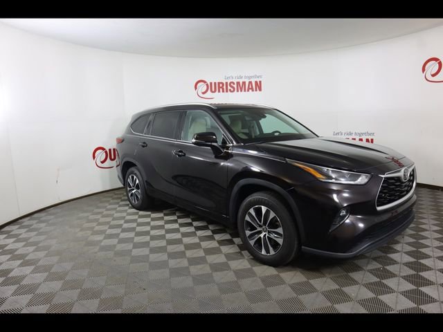 Used 2021 Toyota Highlander XLE image 20