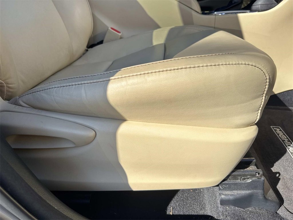 Used 2016 Toyota Highlander XLE image 28