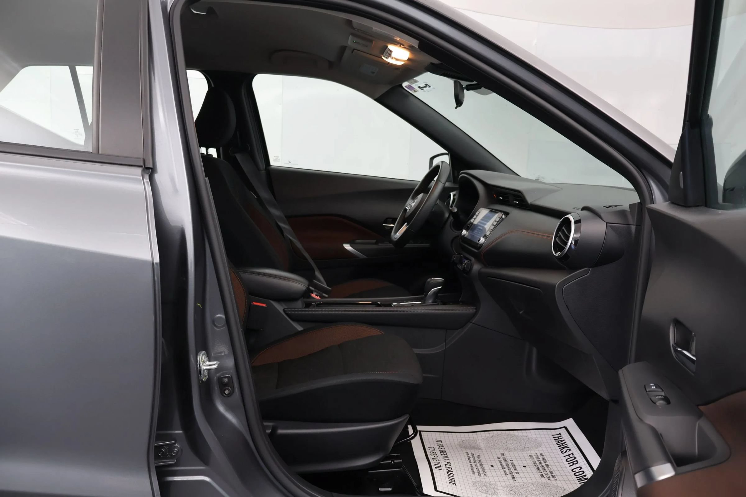 Used 2024 Nissan Kicks SR FWD image 14