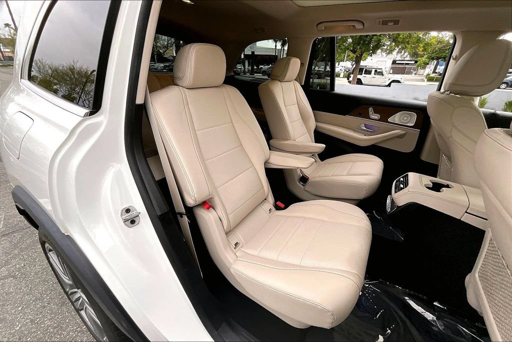 Used 2023 Mercedes-Benz GLS 450 4MATIC image 18