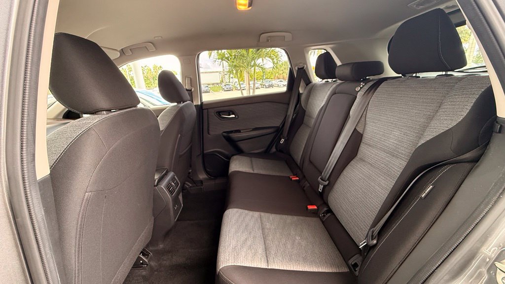 Used 2023 Nissan Rogue SV FWD image 7