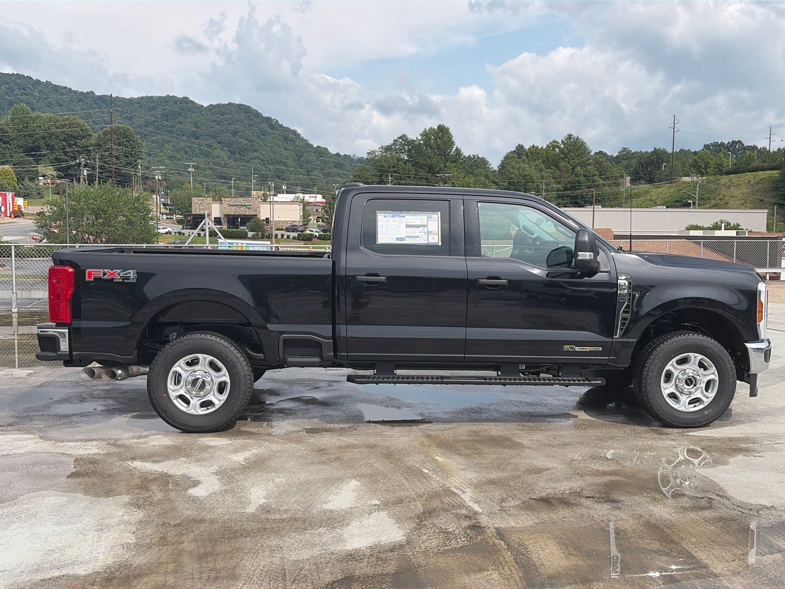 New 2026 Ford F250 XLT w/ FX4 Off-Road Package AWD/4WD image 2