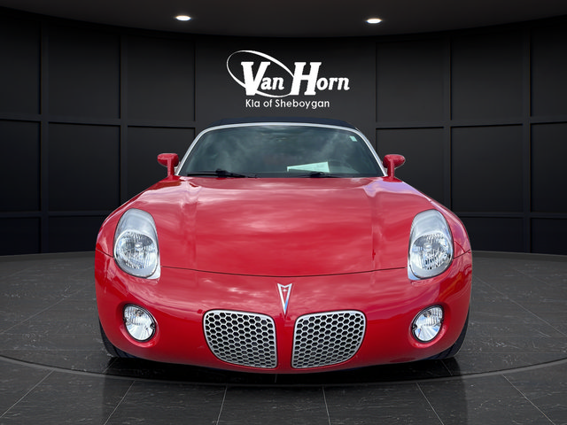 Used 2007 Pontiac Solstice Convertible RWD image 2