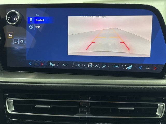 New 2026 Chevrolet Traverse LT w/ Sun and Wheel Package image 17