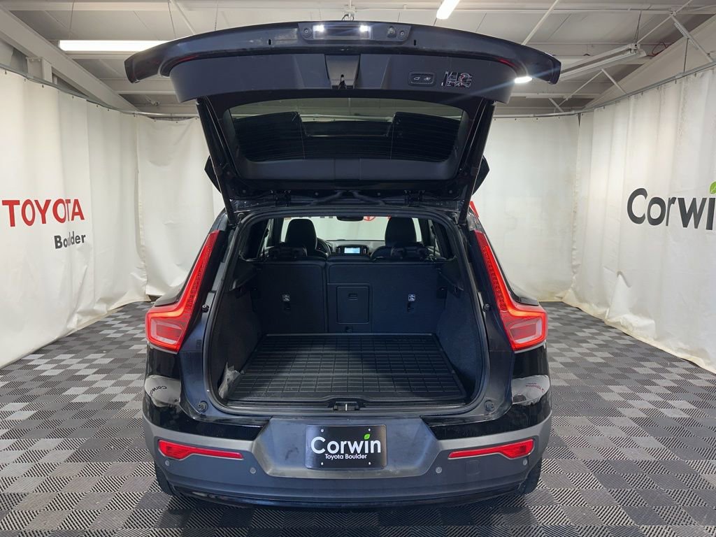 Used 2021 Volvo XC40 P8 Recharge image 17