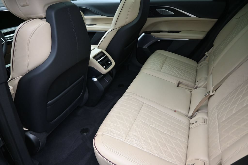 Used 2026 Cadillac Lyriq Signature Luxury w/ Nappa Leather Package AWD/4WD image 26