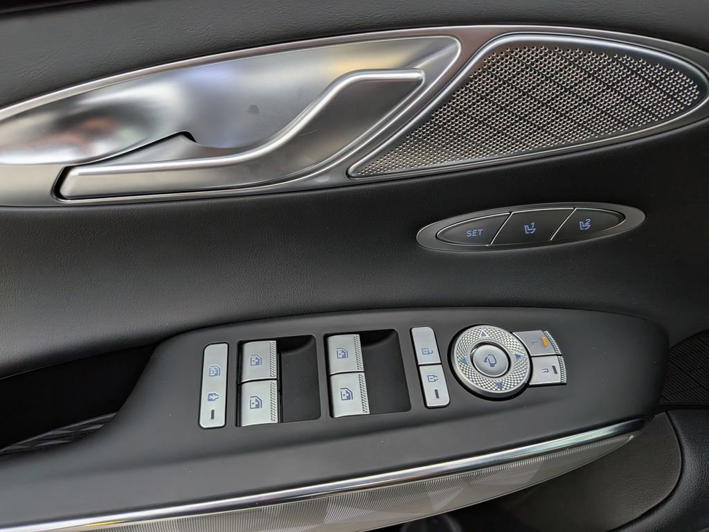 Used 2025 Genesis GV70 3.5T Sport Advanced w/ Sport Advanced Package image 11