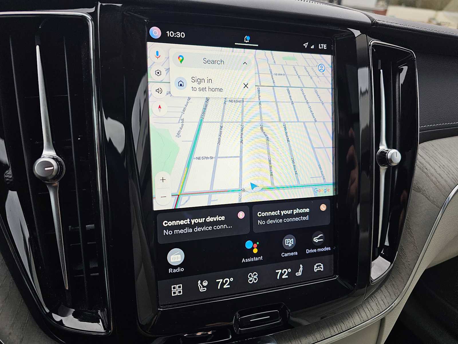 Certified 2023 Volvo XC60 B6 Ultimate w/ Protection Package Premier image 32