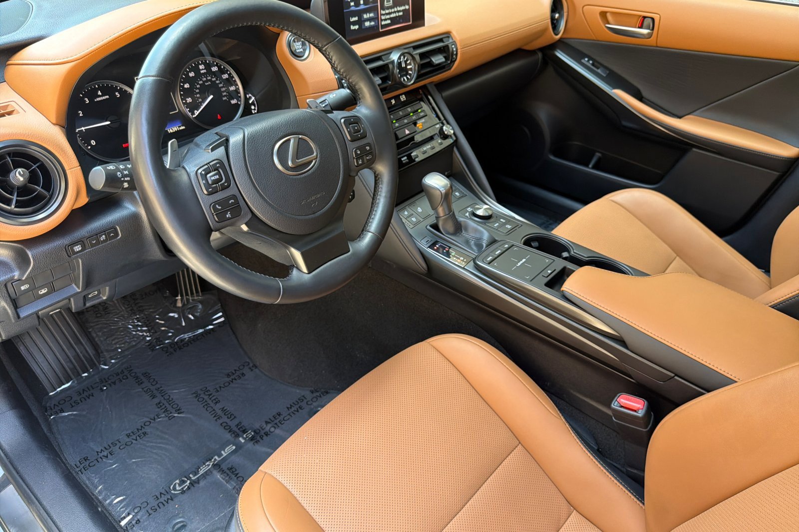 Used 2024 Lexus IS 300 AWD w/ Premium Package image 9
