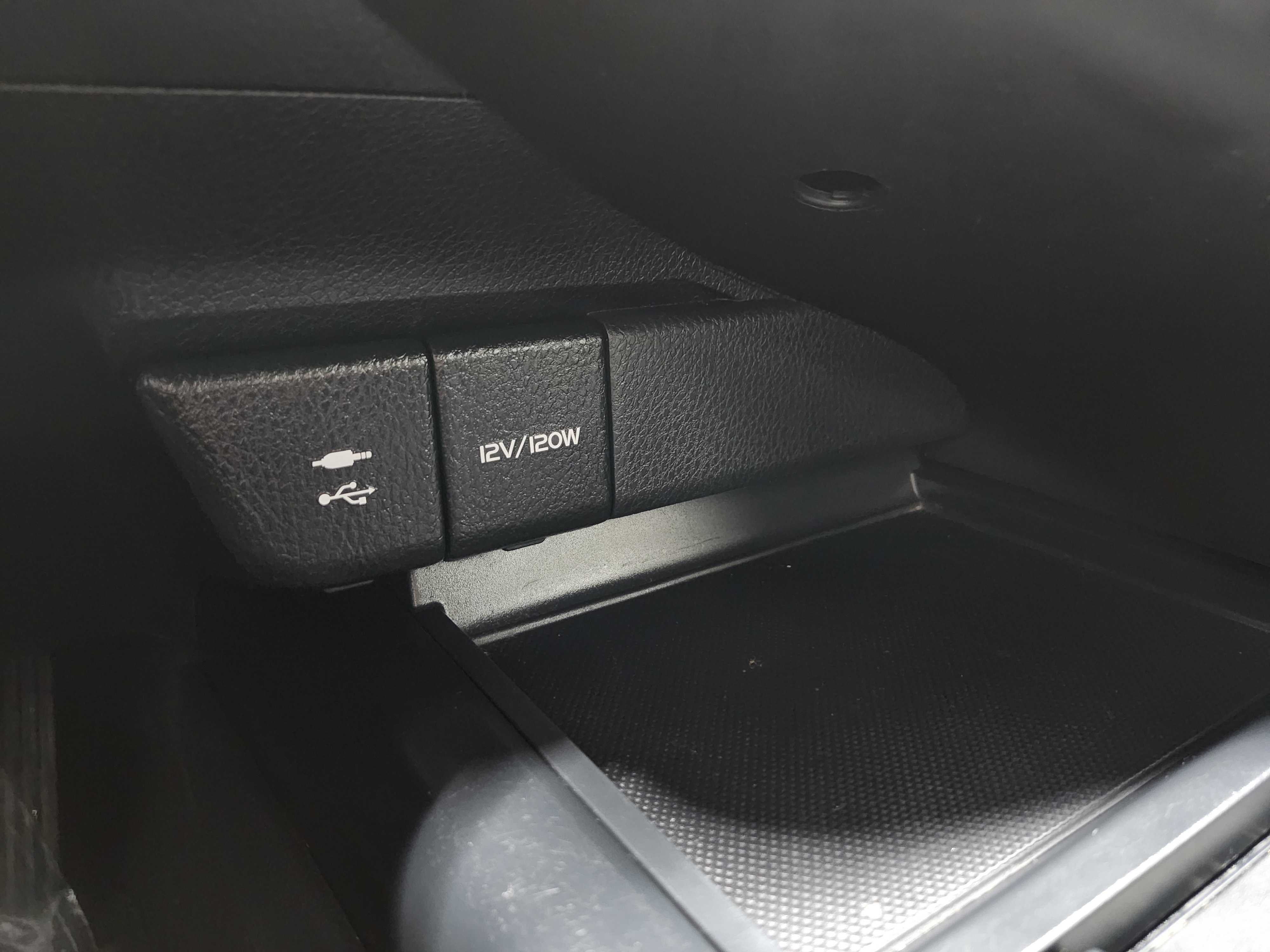 Used 2019 Toyota Camry LE image 7