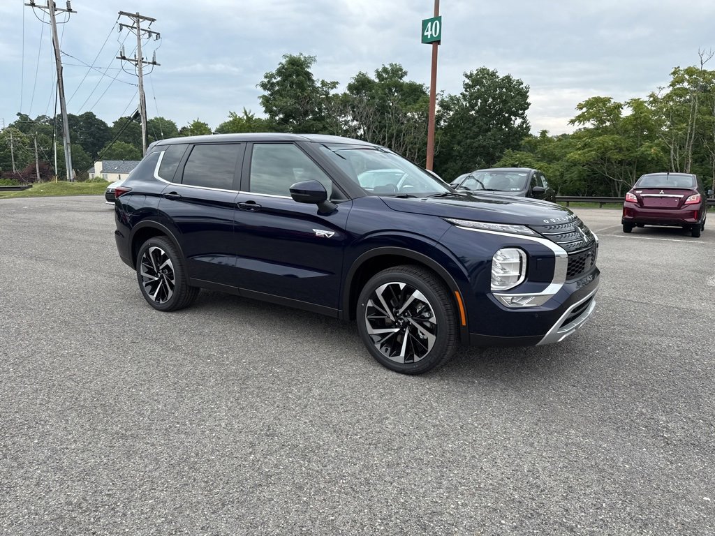 New 2025 Mitsubishi Outlander SE image 2