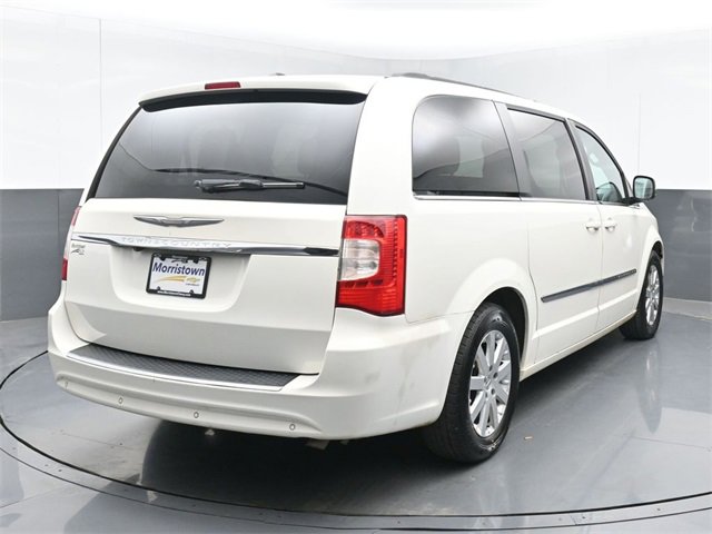 Used 2011 Chrysler Town & Country Touring-L w/ Entertainment Group #2 image 14
