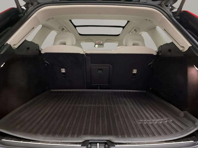 Used 2022 Volvo XC60 B5 Momentum w/ Climate Package AWD/4WD image 78