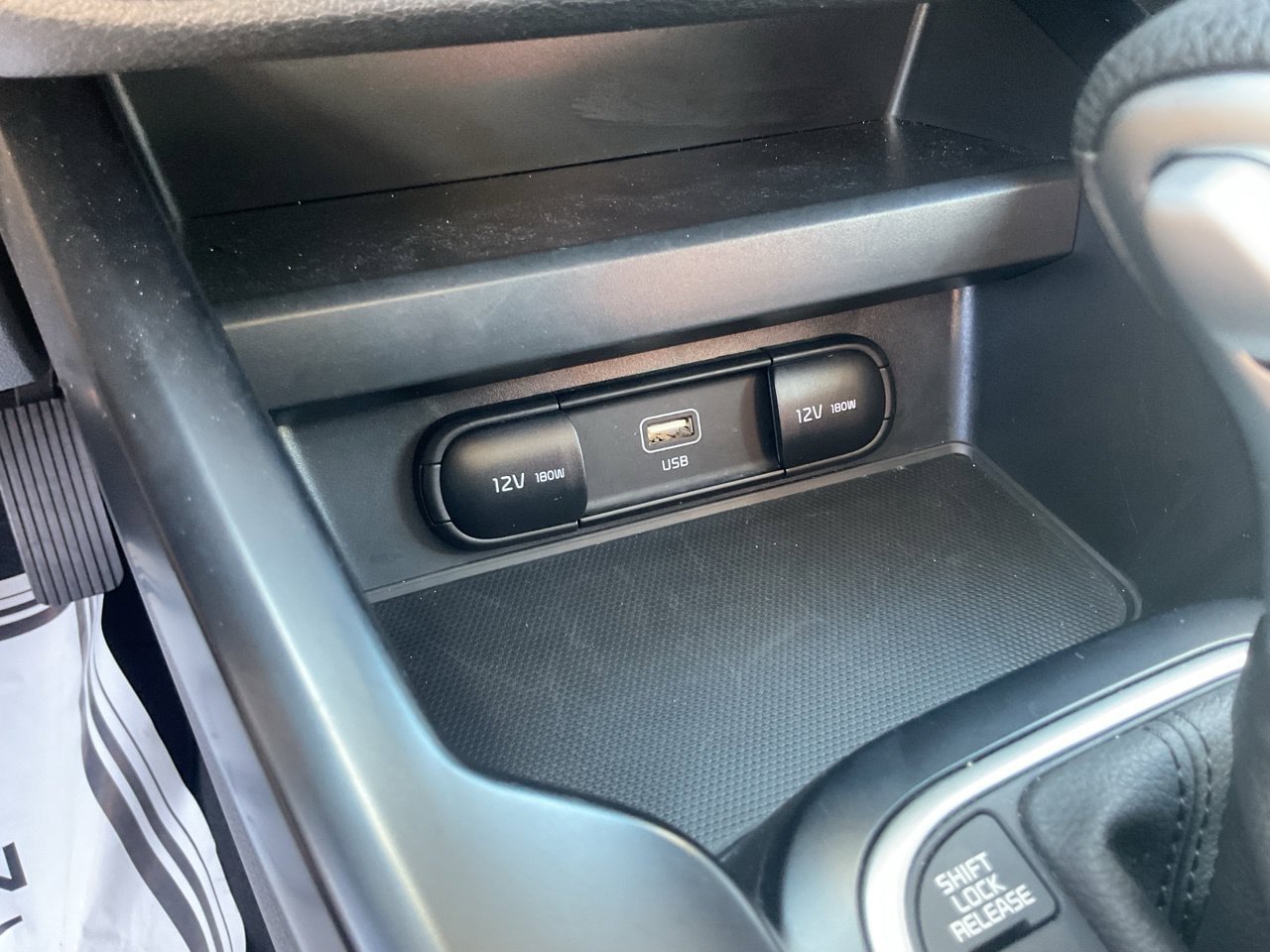 Used 2025 Kia Soul LX w/ LX Technology Package FWD image 24