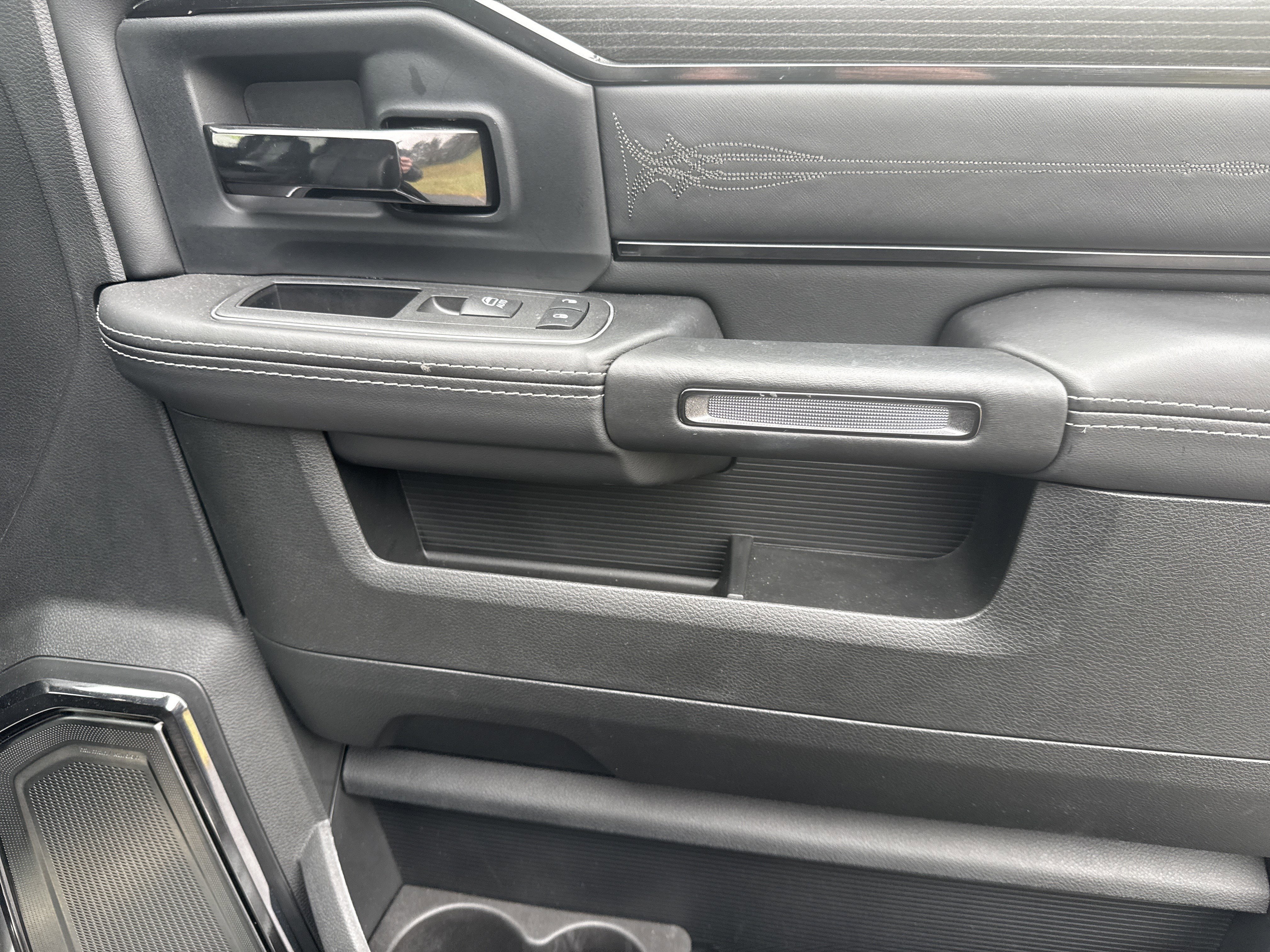 Used 2023 RAM 2500 Limited image 17