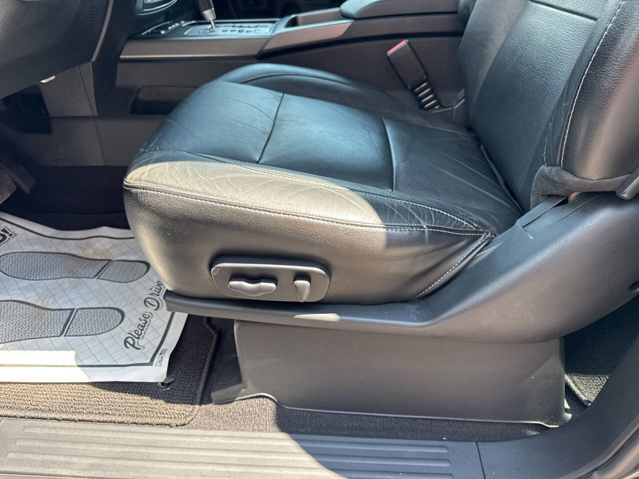 Used 2010 Nissan Armada Platinum image 17