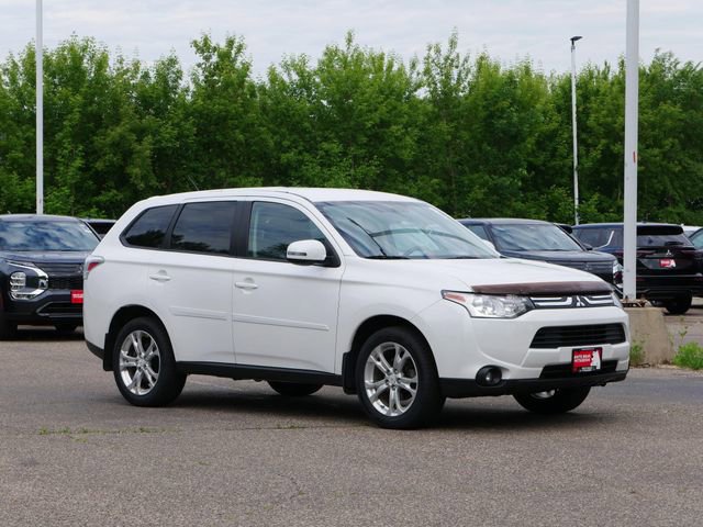 Used 2014 Mitsubishi Outlander SE