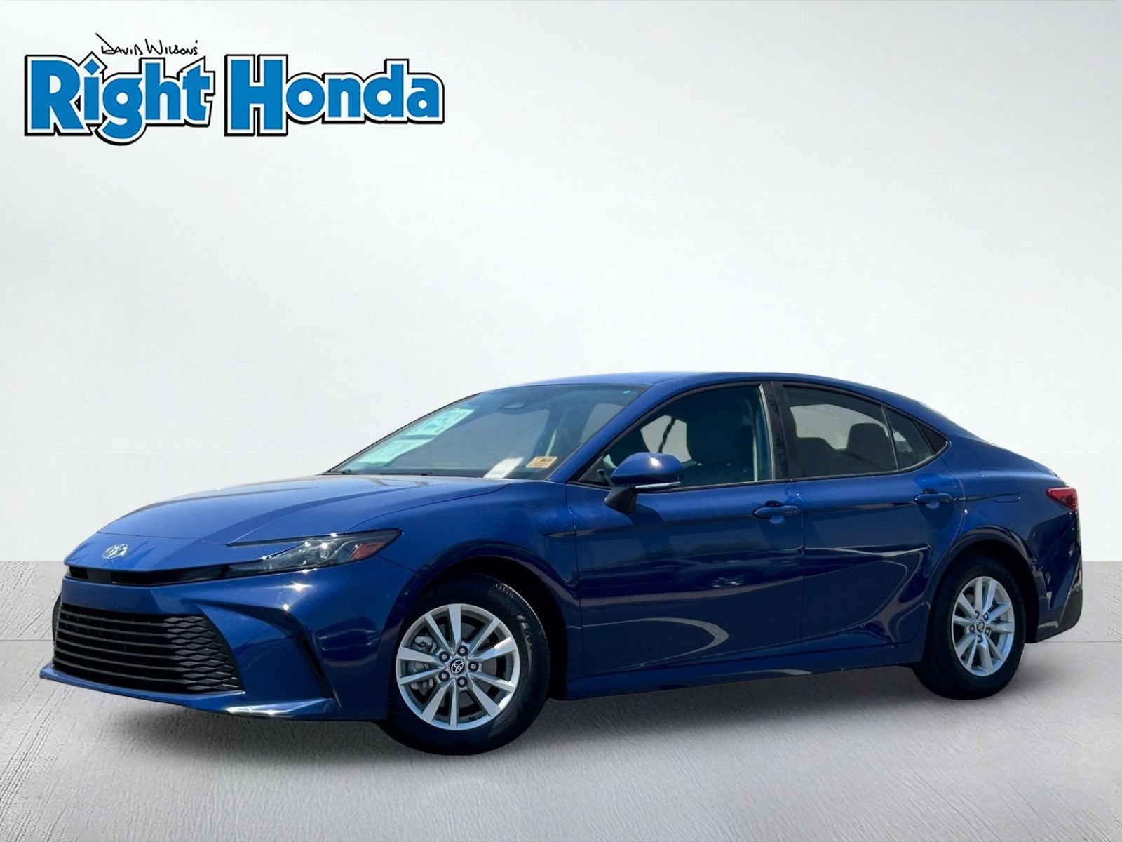 Used 2025 Toyota Camry LE w/ Convenience Package FWD video 2